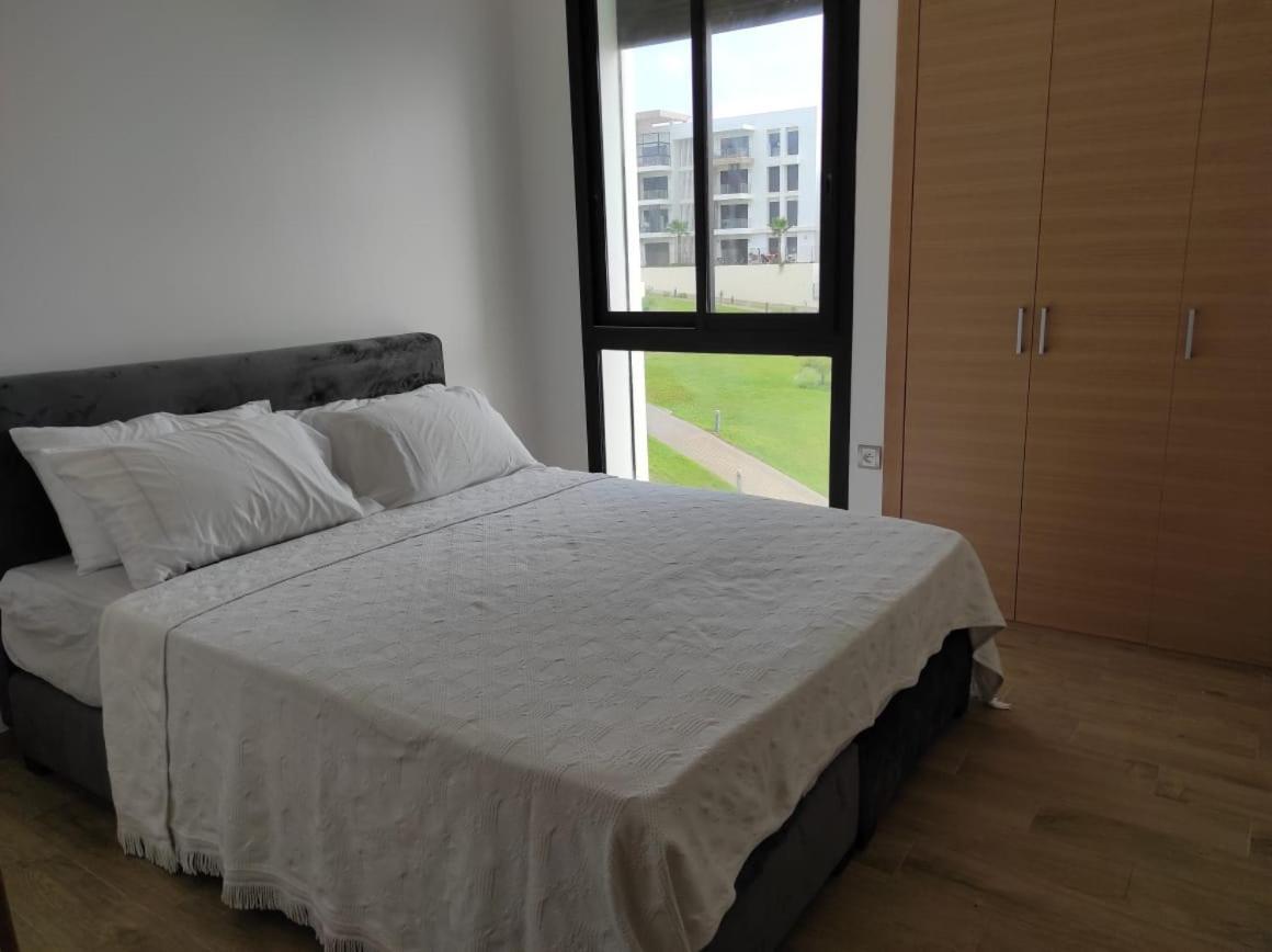 Bel Appartement A Plage Des Nation Salé Bagian luar foto